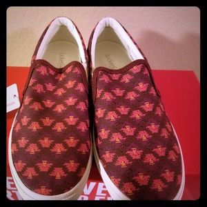 Bucketfeet AZTEC slip on sneakers woman's 7 new  